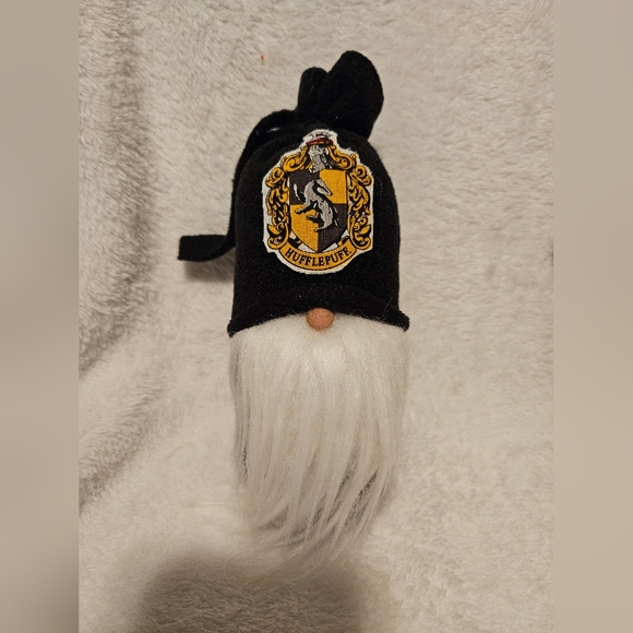 Handmade Harry Potter Hufflepuff gnome - Picture 1 of 2